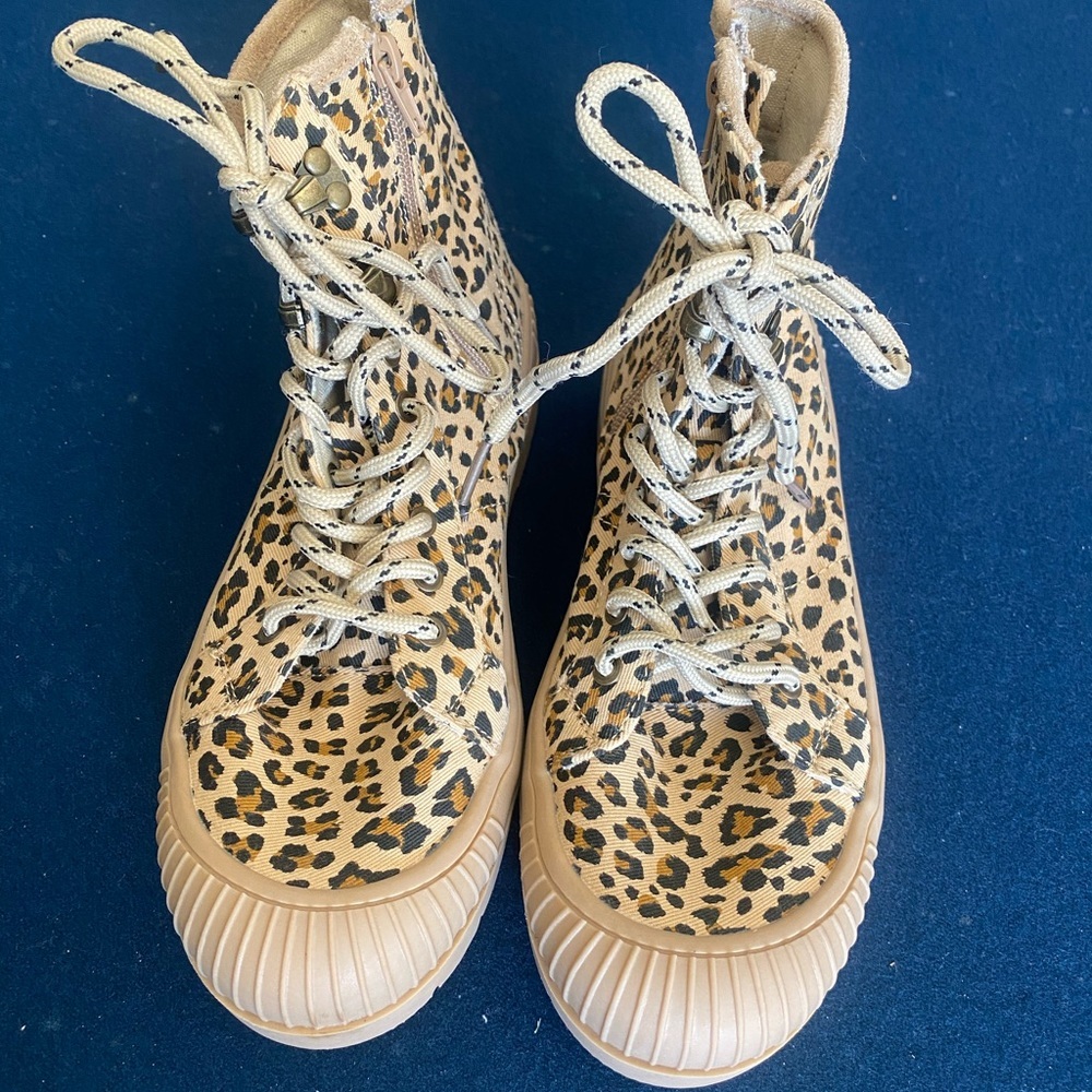 Canvas high tops in animal print by PROMOD- from Bordeaux, France 🇫🇷 Brand NEW - Picture 4 of 11